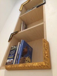 De afwerking van het wc kastje